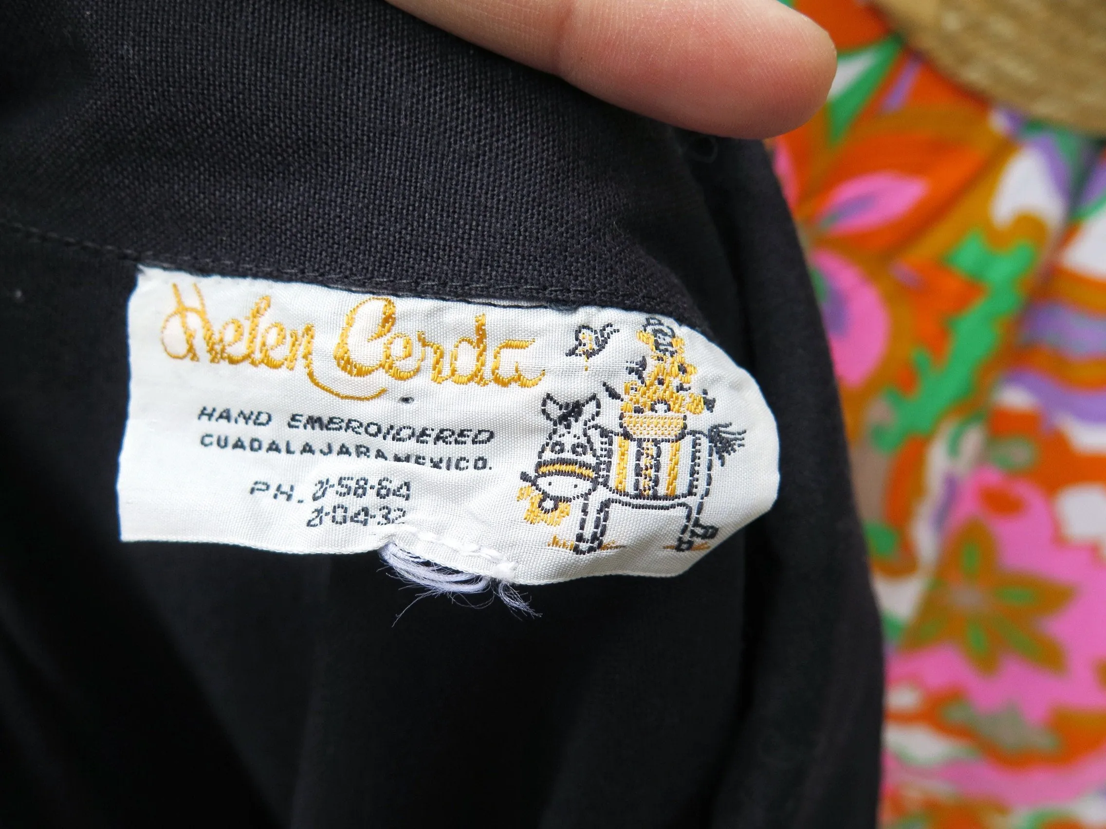 Bye Fly Gully | Vintage 1940s 1950s Embroidered seagull Black Kimono top Shirt Jacket